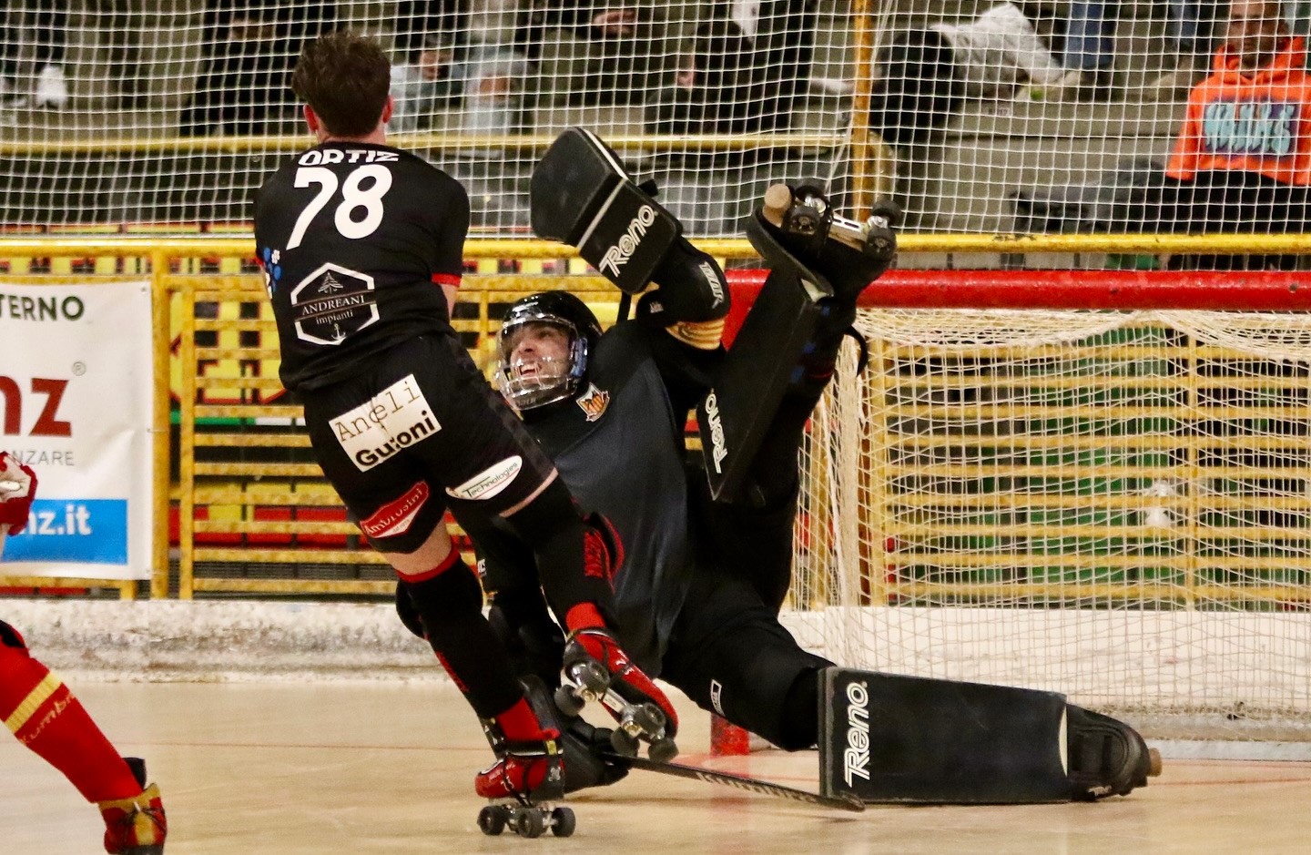 HOCKEY SARZANA VUOLE BATTERE IL SANDRIGO E  SFATARE IL “TABU’” DEL VECCHIO MERCATO.  